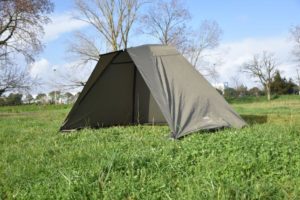Le Shelter Flash Night Prowess est un abri compact, leger et rapide à monter pour les peches rapides ou pour les pêches très mobiles.