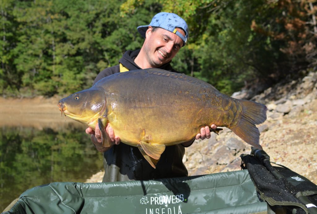 carpe en lac de barrage
